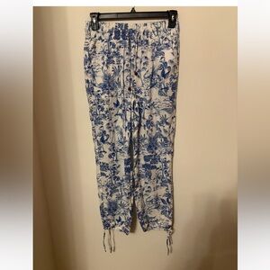 Nicole Miller Blue white linen Pants size medium never worn ties at the ankle